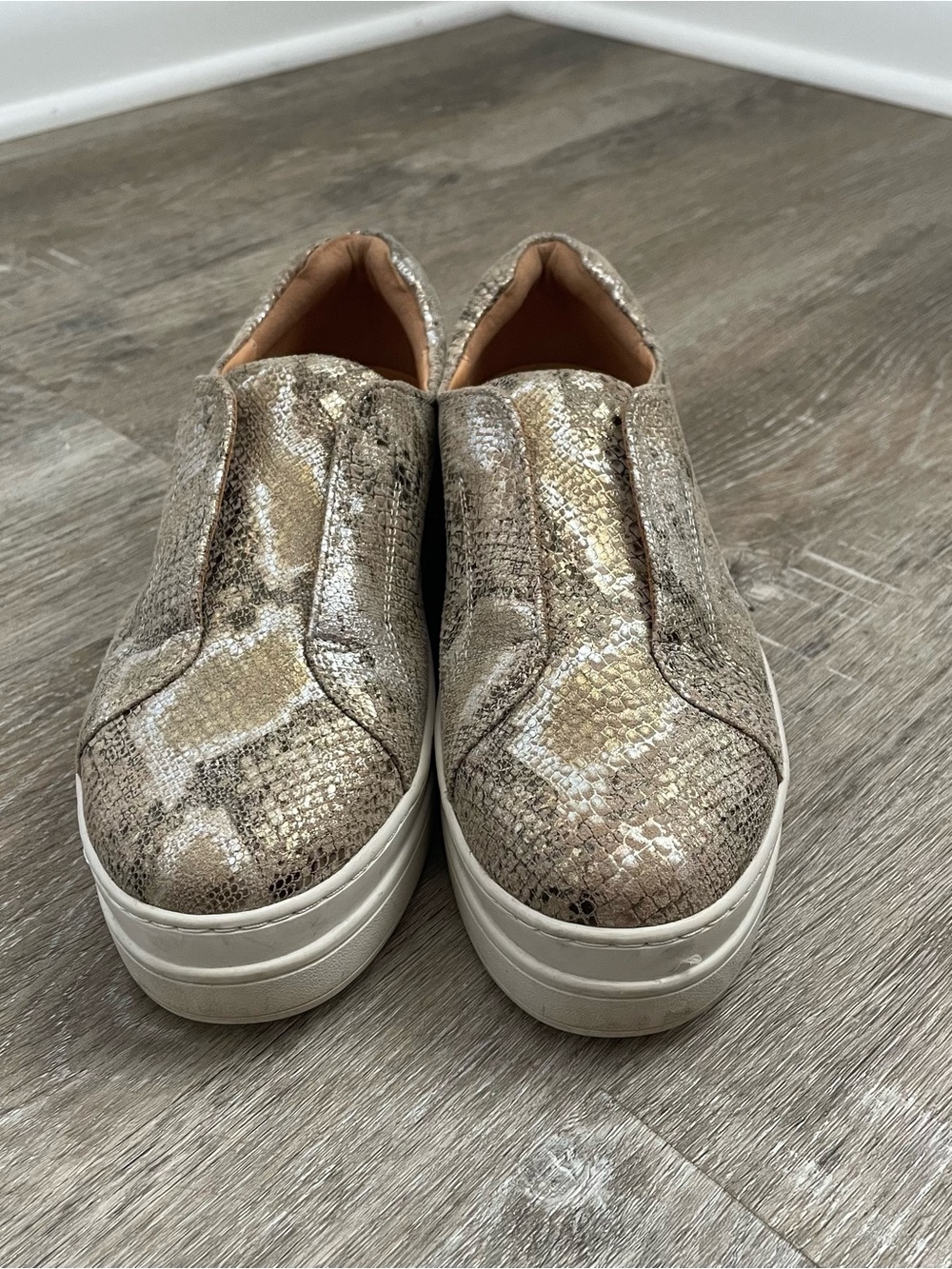 J/Slides NYC Metallic Snake Print Platform Sneakers Women’s Size 7.5 Slip-On